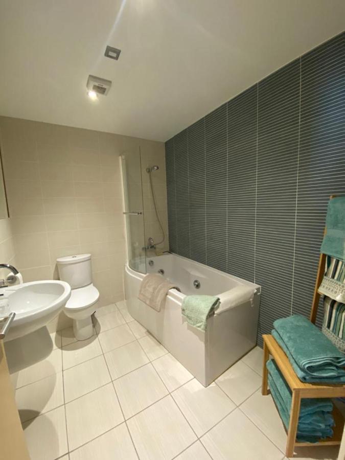 Cosy 3 Bedroom Apartment In Central Portrush With Sea Views Exterior photo