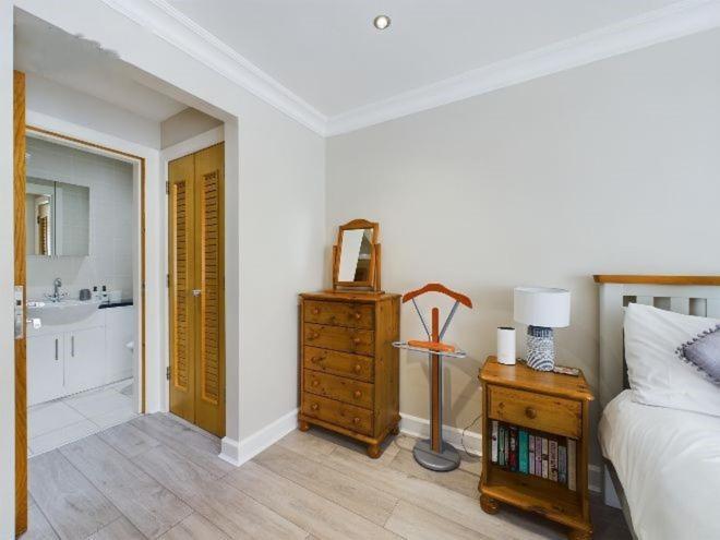 Cosy 3 Bedroom Apartment In Central Portrush With Sea Views Exterior photo